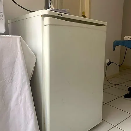 D'hotes The Yellow Cube