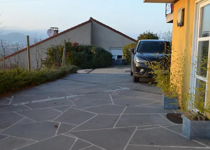 Nocleg ze śniadaniem D'hotes The Yellow Cube 4*